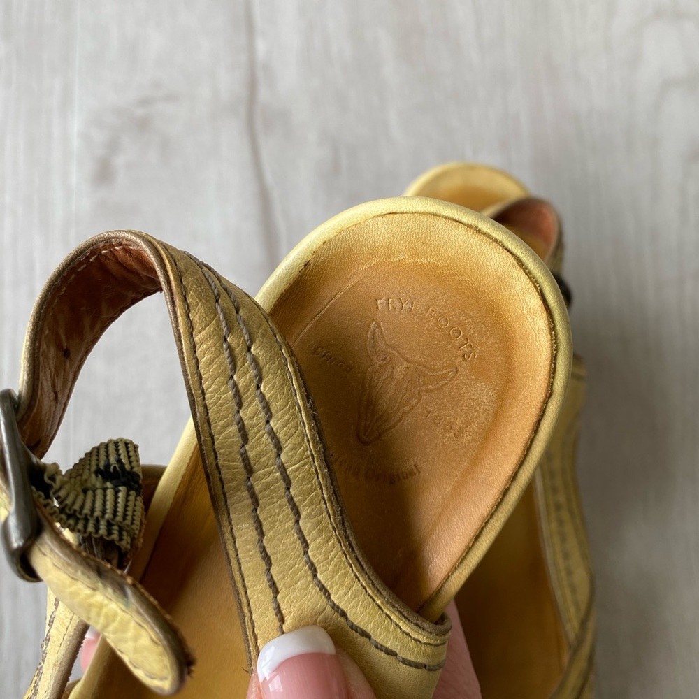 FRYE Vintage Leather Peep-toe Sandal Heels in yellow and wood - Picture 3 of 7